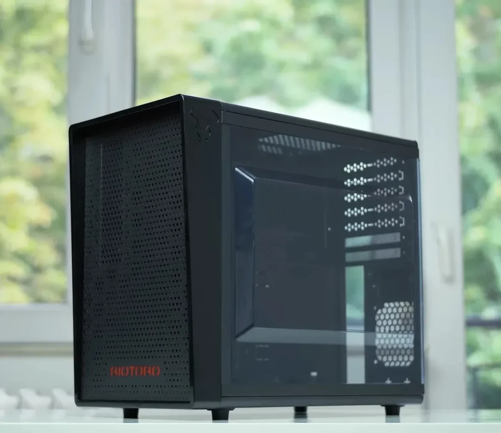 6- Riotoro CR1080 – Mini Gaming Case 6- Riotoro CR1080 – Mini Gaming Case